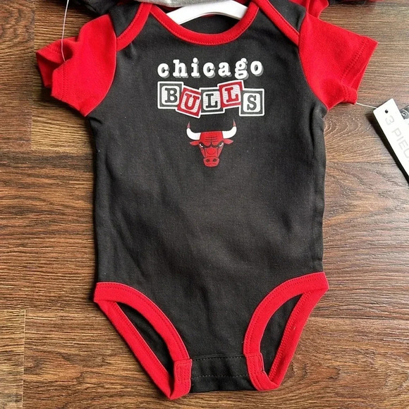 NWT Chicago Bulls Baby Onesie Set | (3) Chicago Bulls Baby Onesies | Chicago - Picture 7 of 9